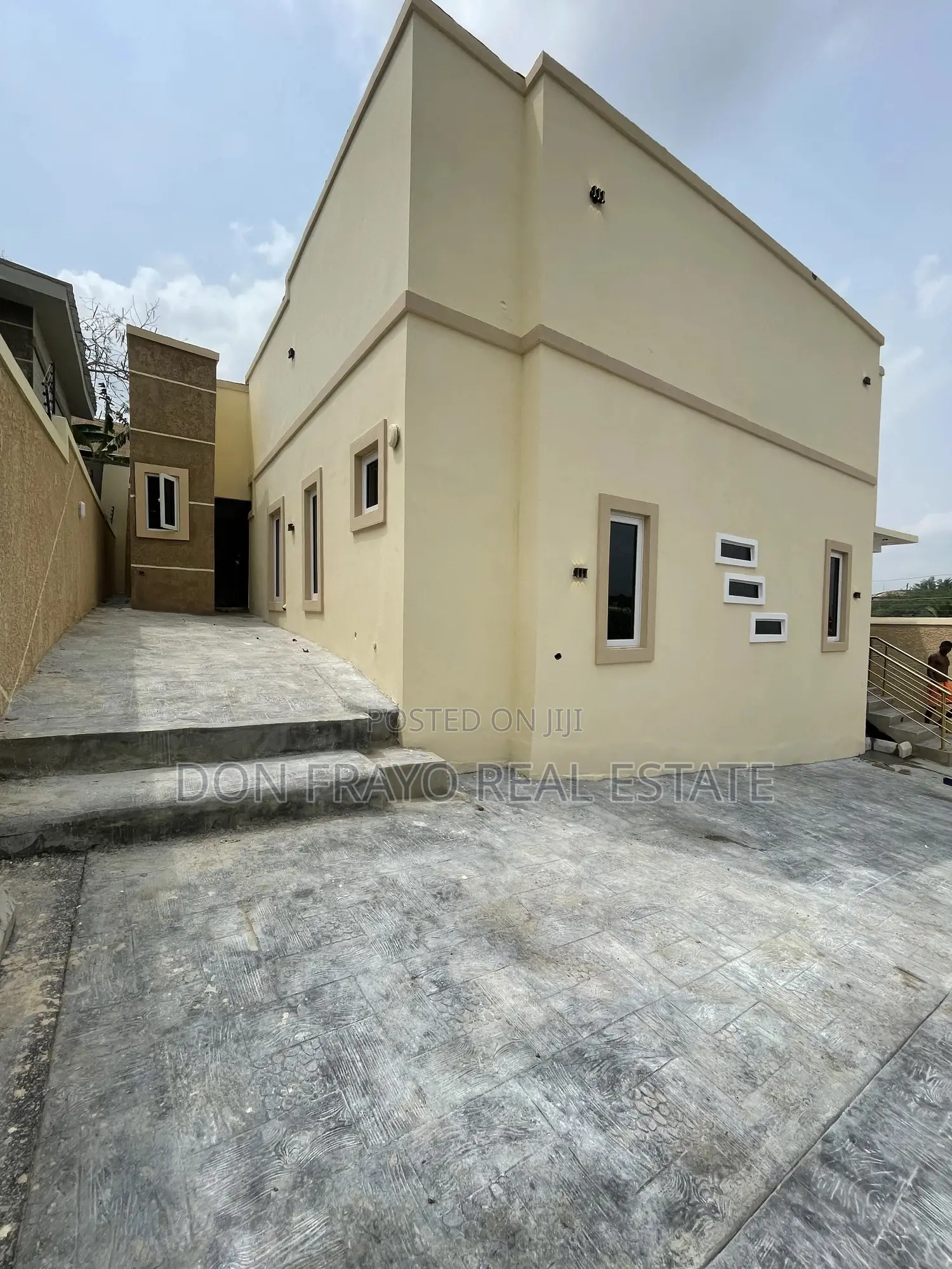 3bdrm Bungalow in Near Eleyele Bridge for sale in Eleyele