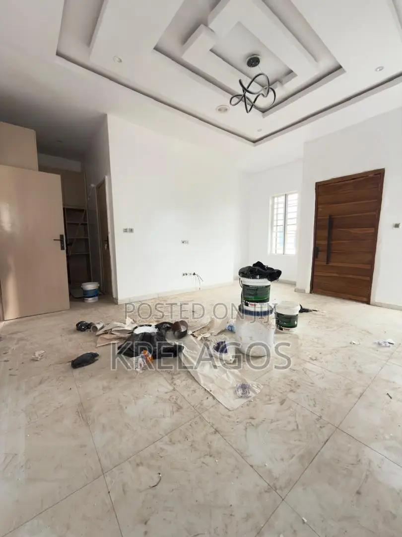 4bdrm Duplex in Ikota for sale in Ikota