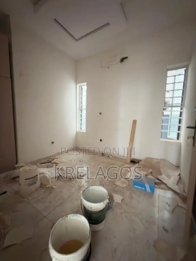 4bdrm Duplex in Ikota for sale in Ikota