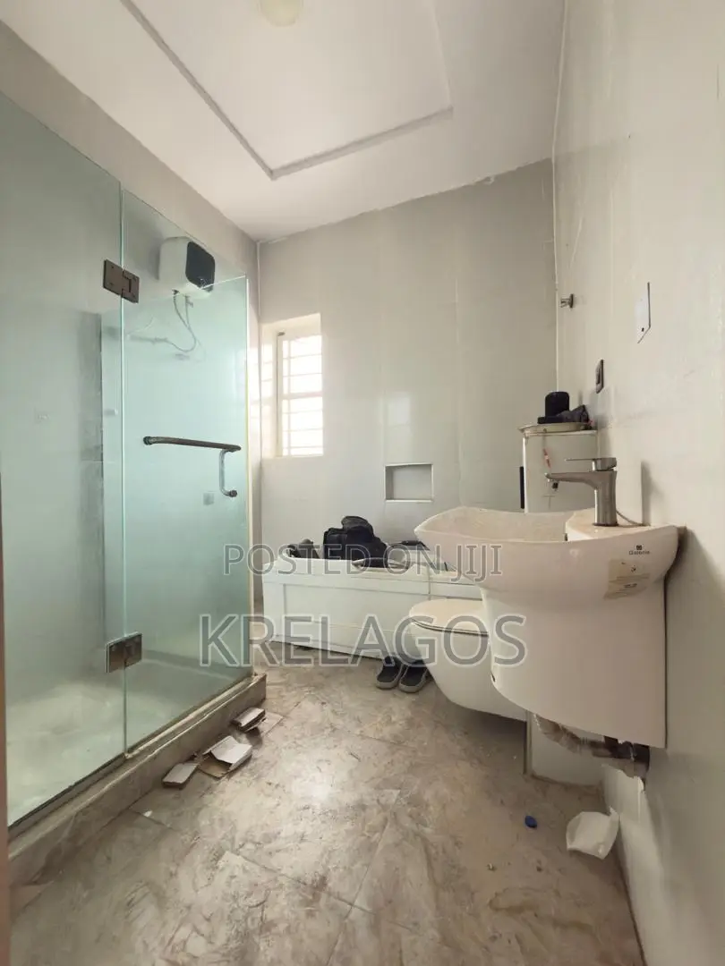 4bdrm Duplex in Ikota for sale in Ikota