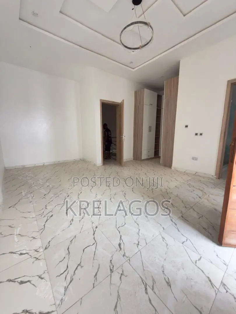 4bdrm Duplex in Ikota for sale in Ikota