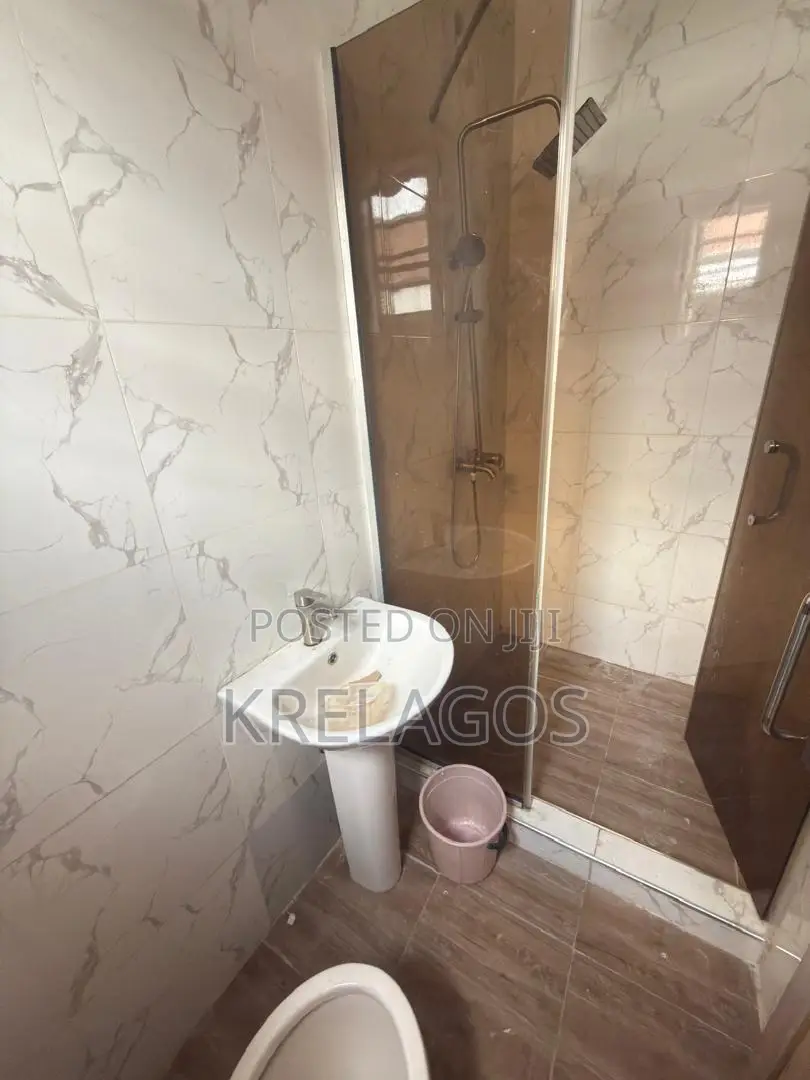 3bdrm Townhouse / Terrace in Ikota for rent in Ikota