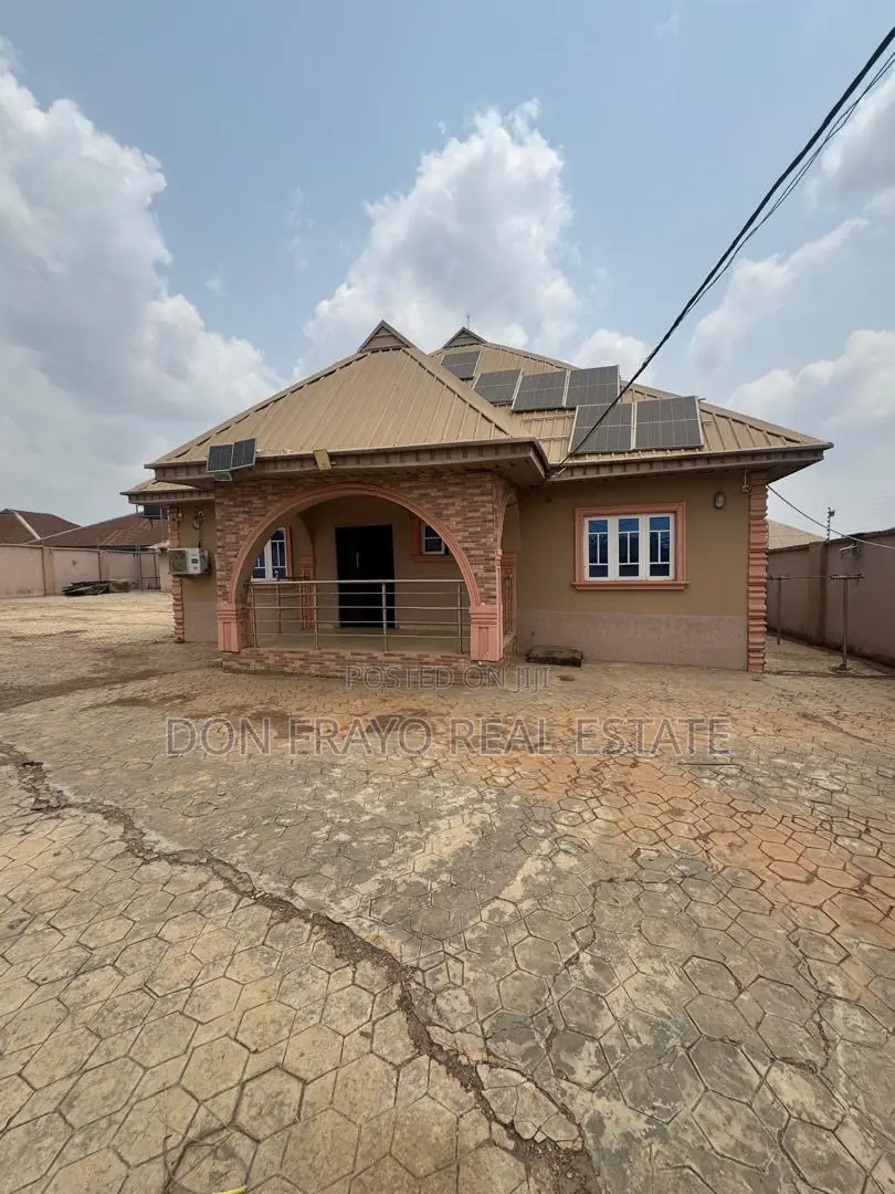 3bdrm Bungalow in Amugba Olorunda Area, Akobo for sale in Akobo