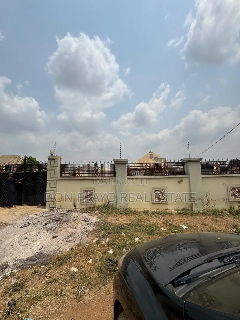 3bdrm Bungalow in Amugba Olorunda Area, Akobo for sale in Akobo