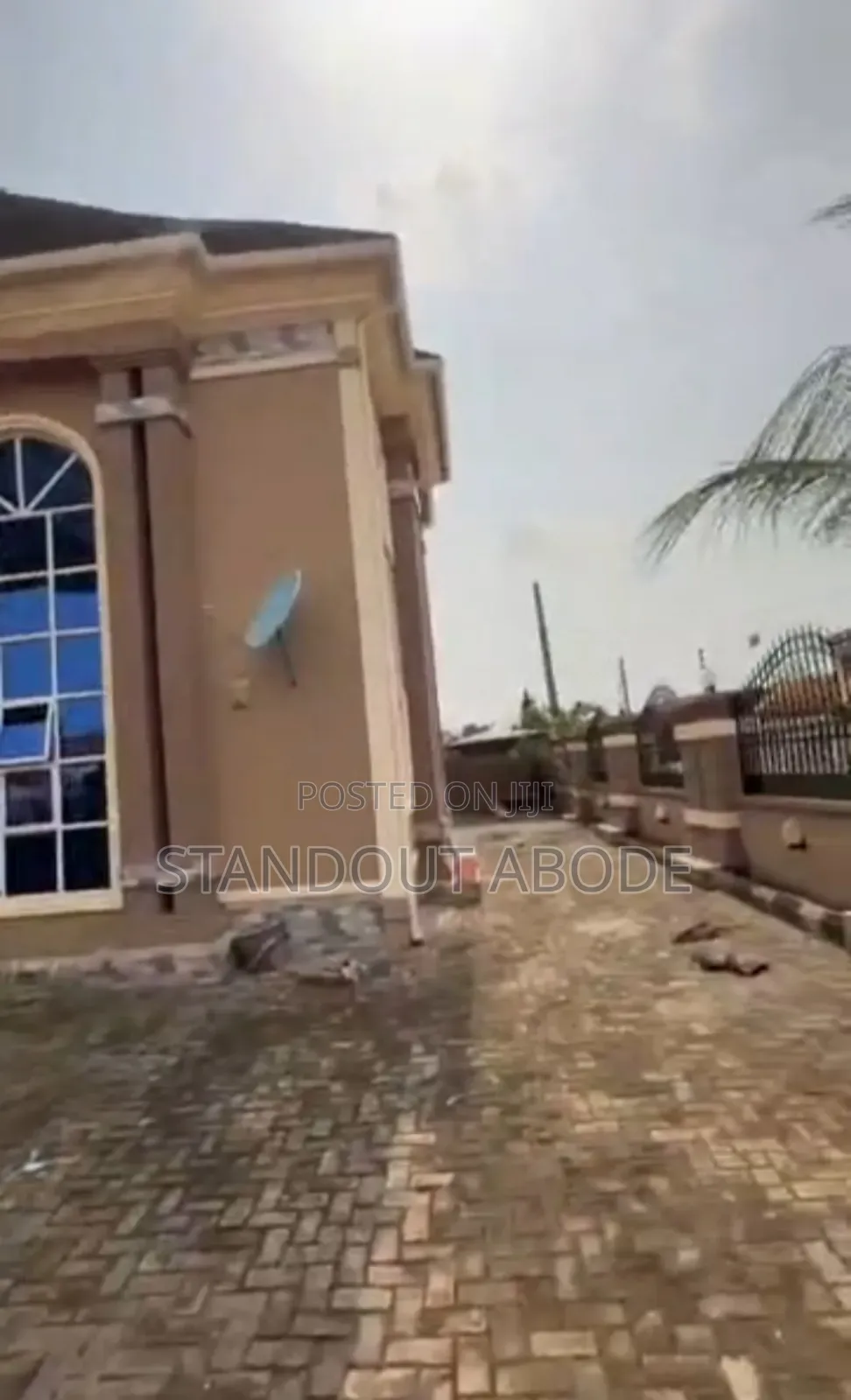 5bdrm Duplex in Inside Mercyland for sale in Baruwa