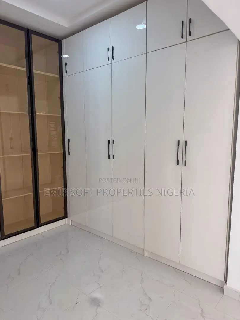 4bdrm Duplex in Olapade Agoro, Oluyole Estate for sale in Oluyole Estate