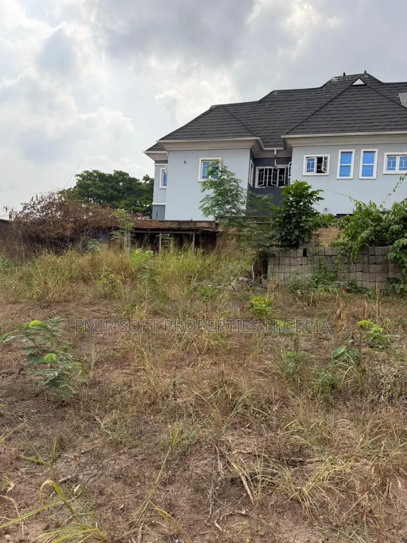 Prime Residential Land for Sale in Ibadan in Akala Express