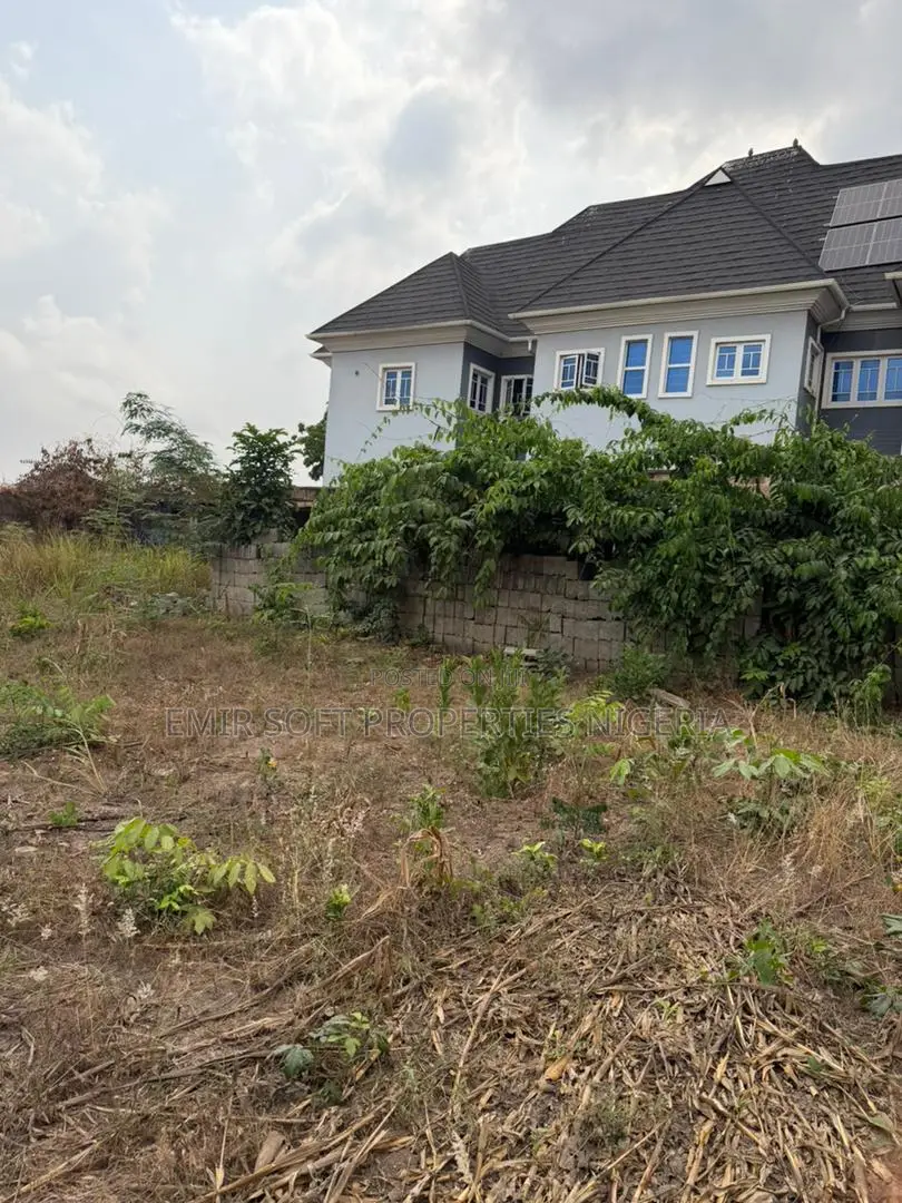 Prime Residential Land for Sale in Ibadan in Akala Express