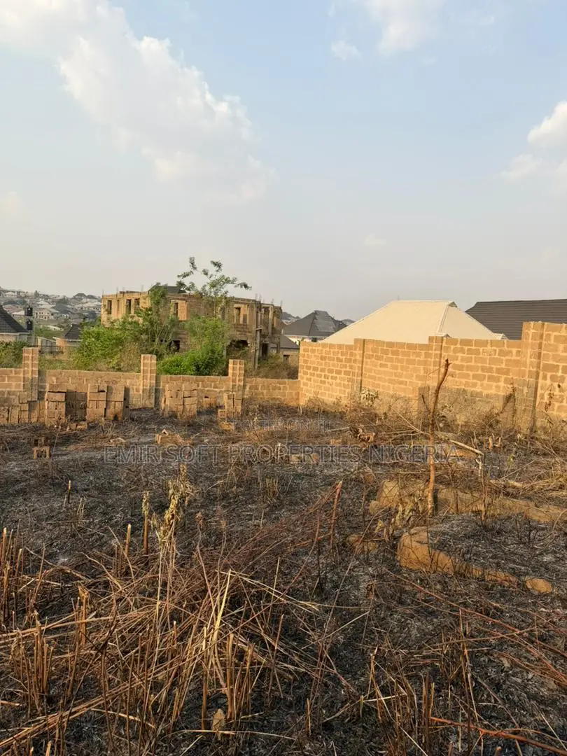Fenced and Gated Residential Plot of Land for Sale in Ibadan in Akala Express