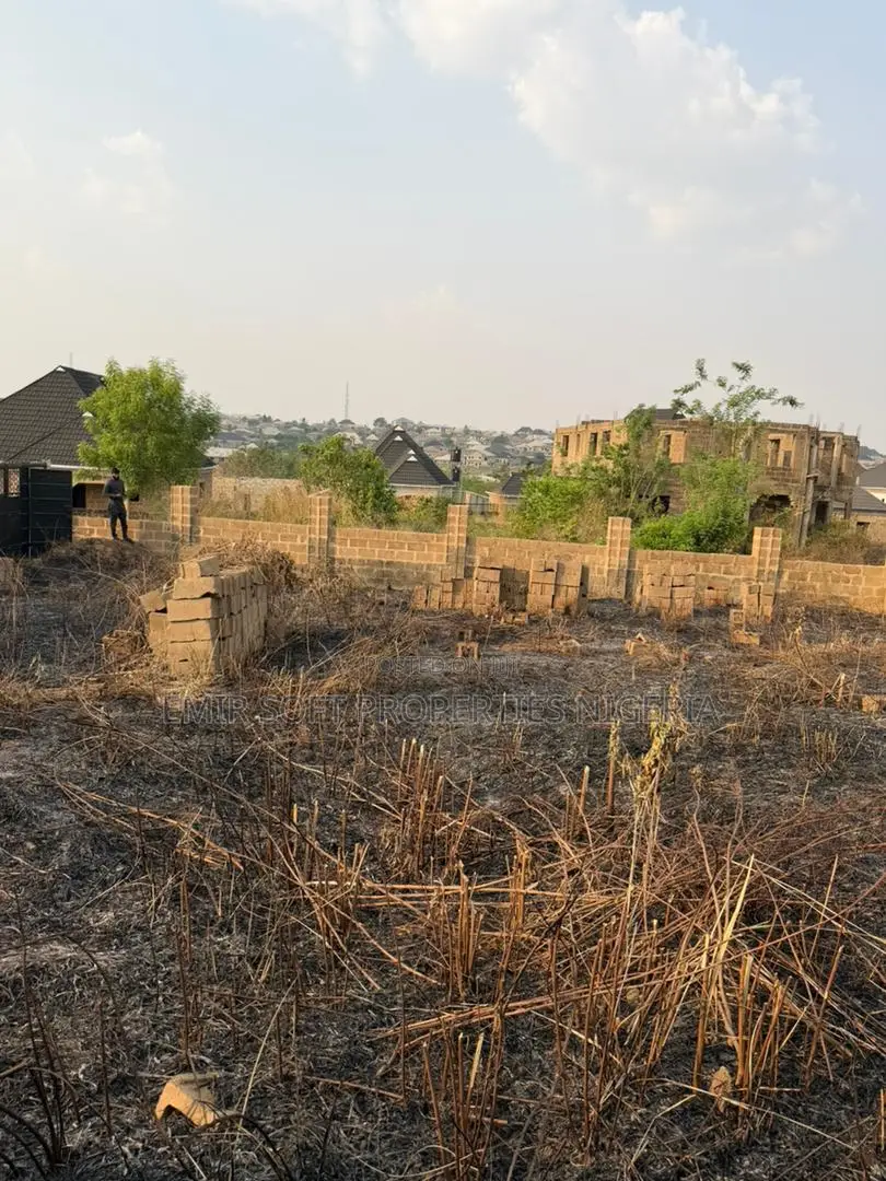Fenced and Gated Residential Plot of Land for Sale in Ibadan in Akala Express