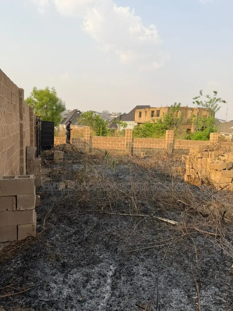 Fenced and Gated Residential Plot of Land for Sale in Ibadan in Akala Express