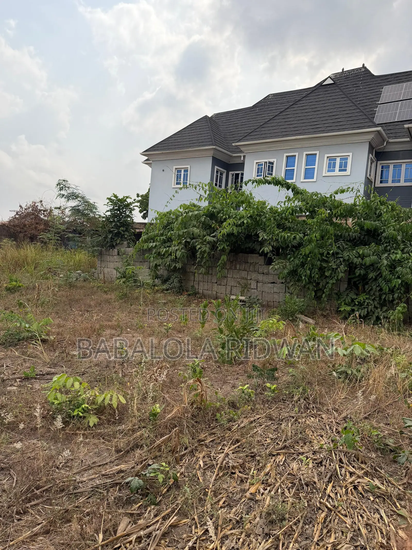 A Well Fenced Prime Residential Land Measuring 800sqm in Akala Express