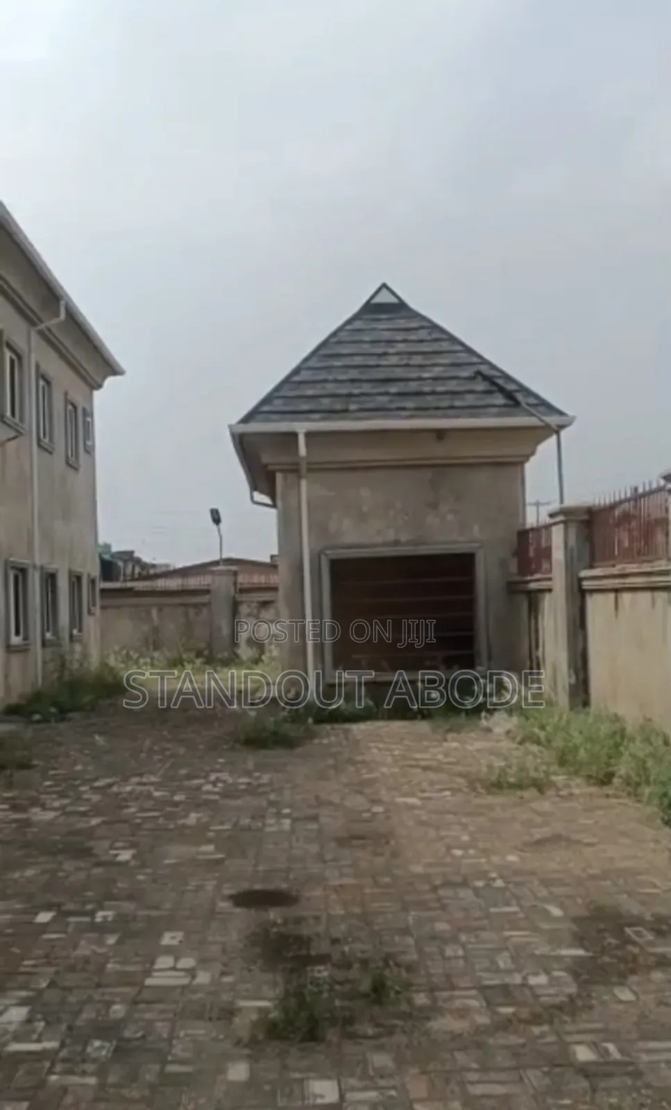 2bdrm Block of Flats in Bakare Estate Off for sale in Igando / Ikotun/Igando