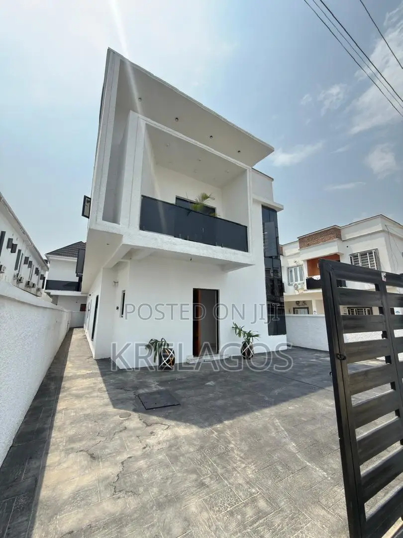4bdrm Duplex in Ikota for sale in Ikota