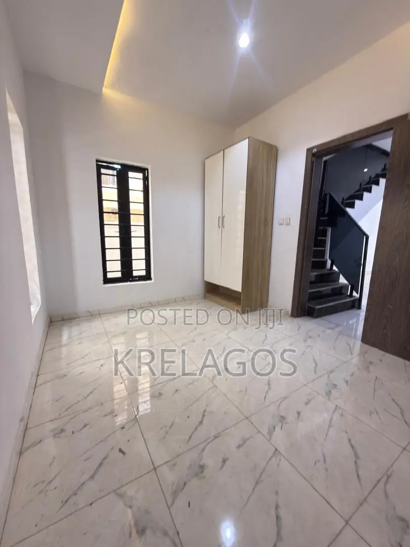 4bdrm Duplex in Ikota for sale in Ikota