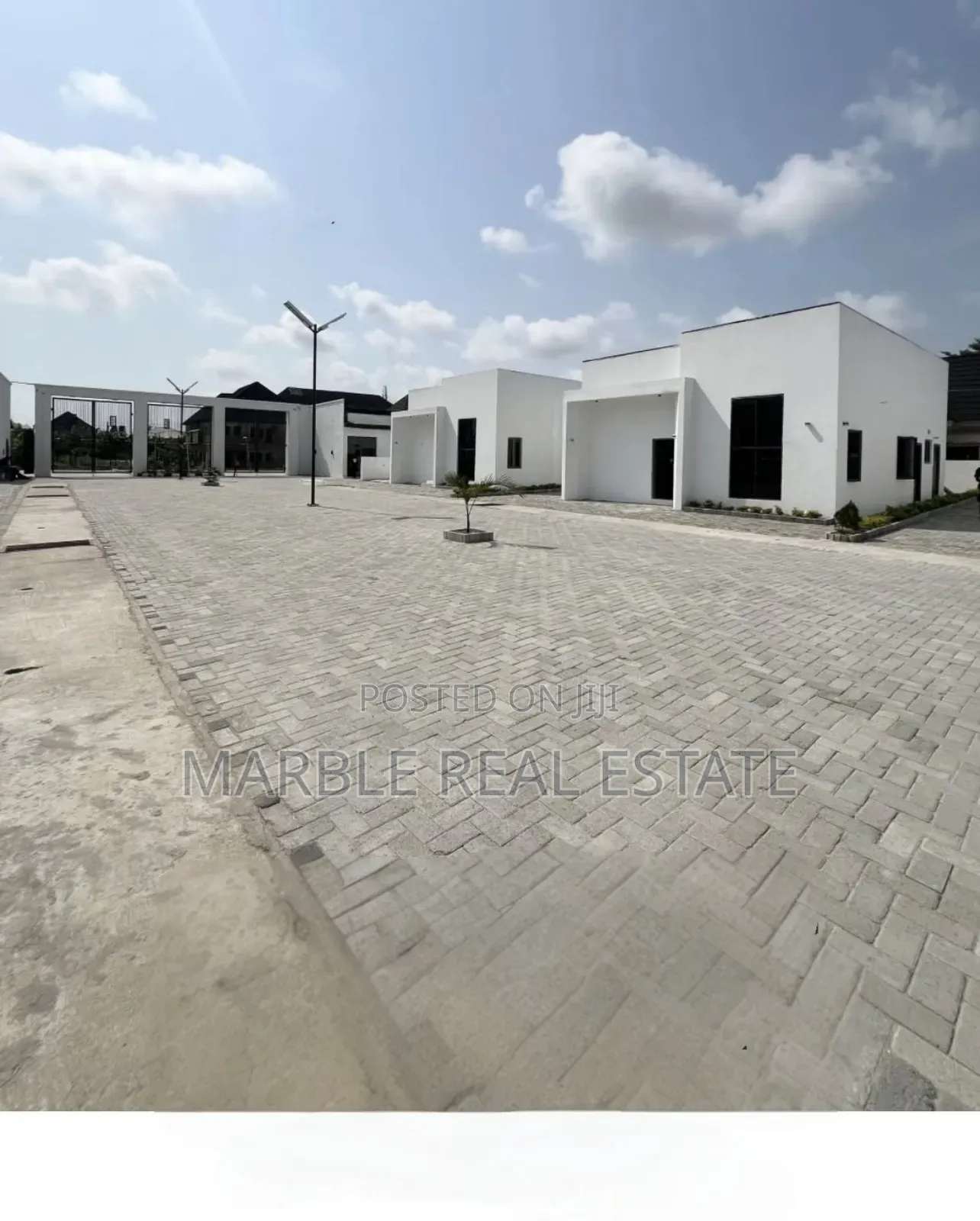 C of O Land With Lakeview Inside Mowe Golf Estate in Pakuro