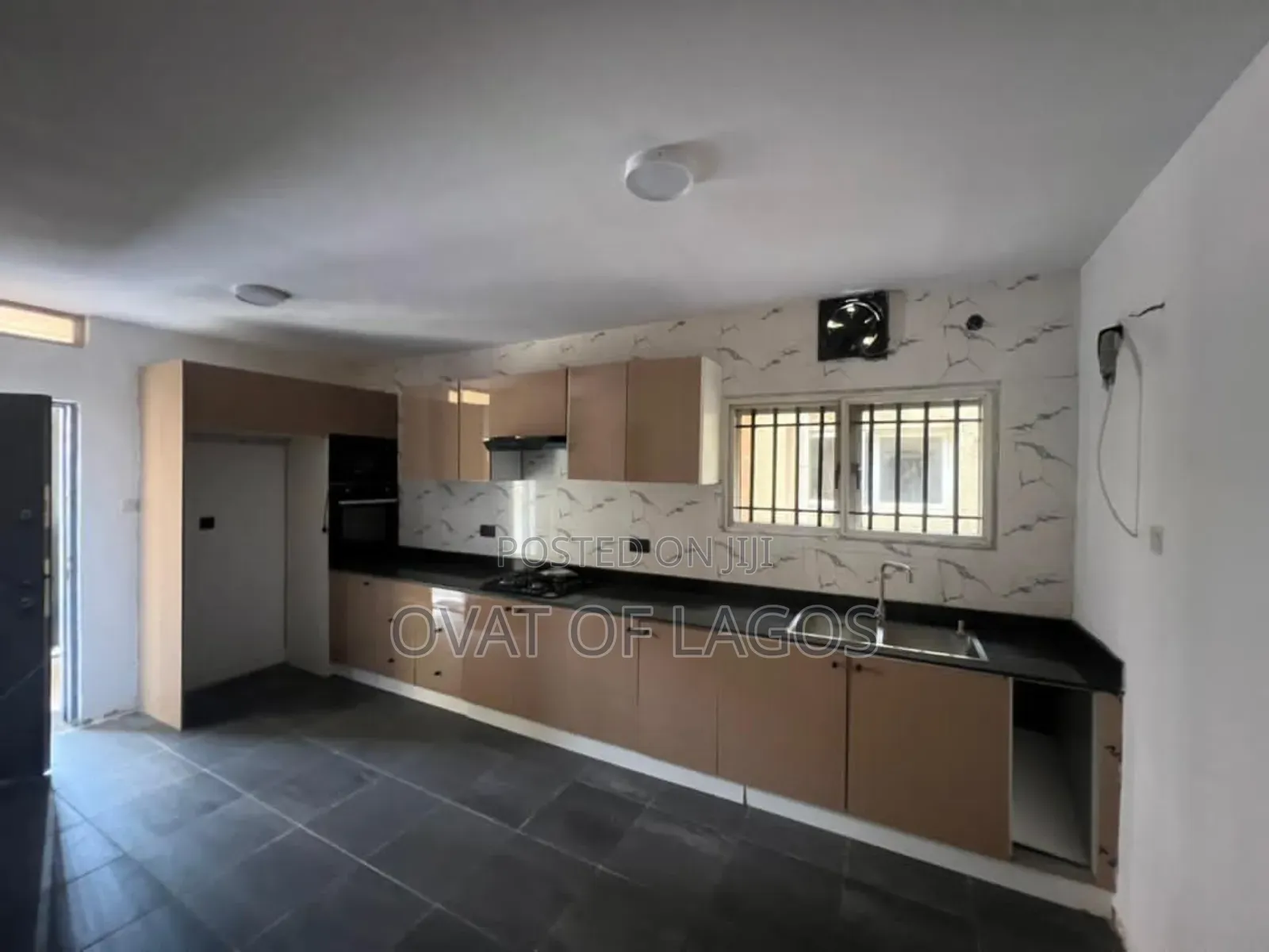3bdrm Maisonette in Lekki Phase 1 for rent in Lekki Phase 1