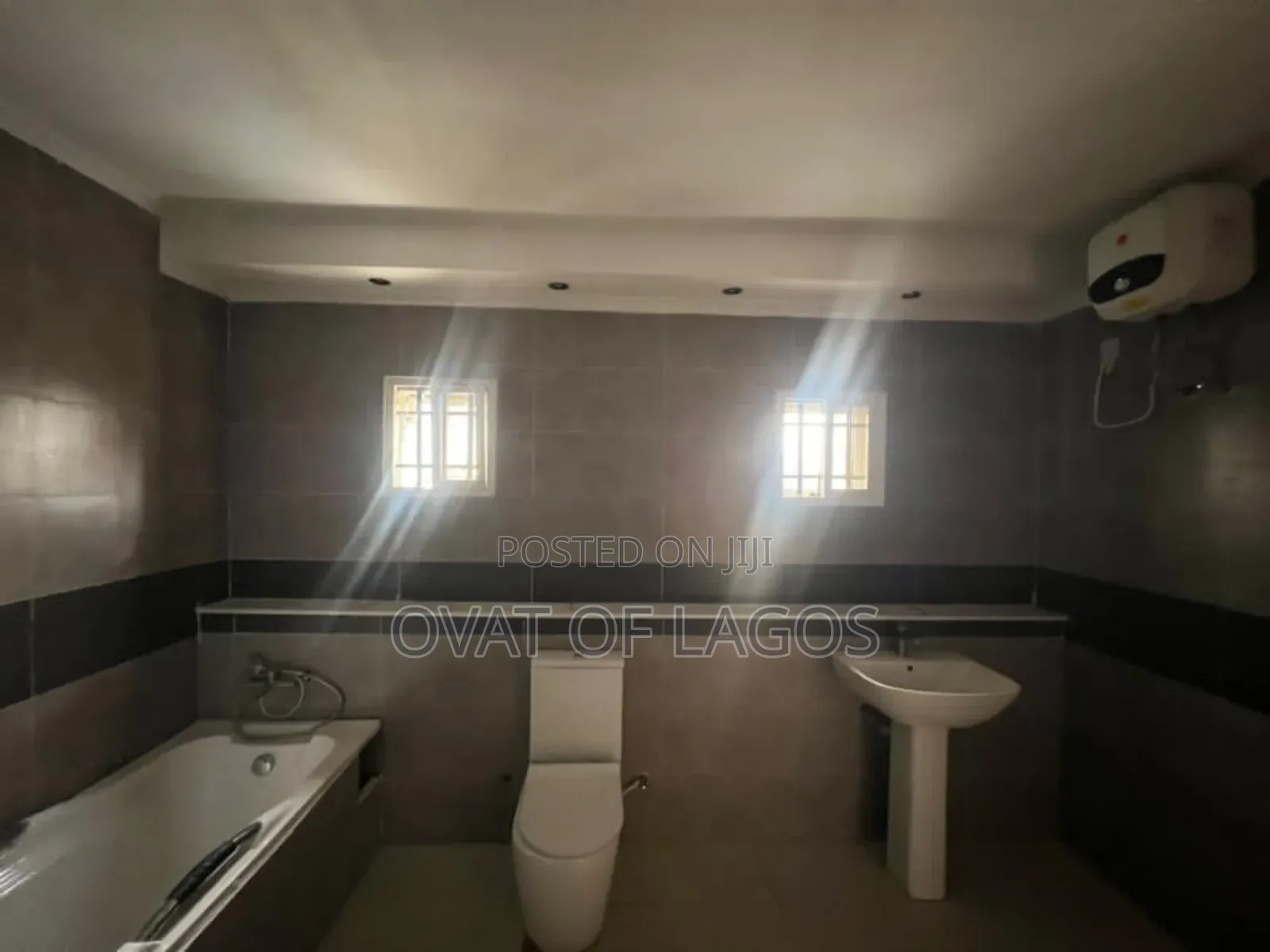3bdrm Maisonette in Lekki Phase 1 for rent in Lekki Phase 1
