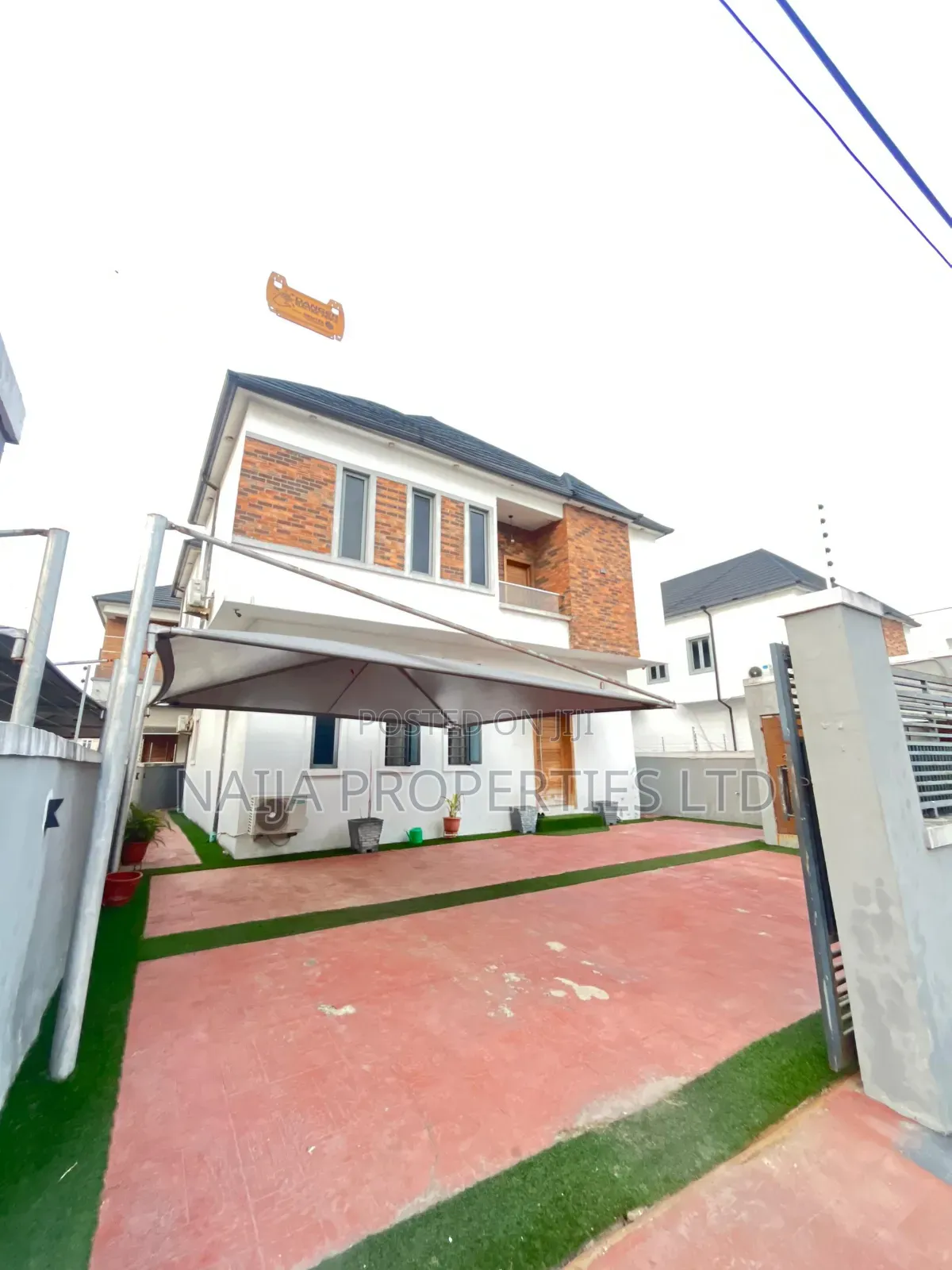 4bdrm Duplex in Idado for rent in Idado