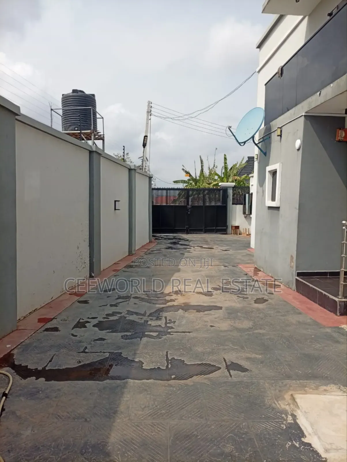 1bdrm Duplex in Johnson Awe Street, Oluyole Estate for rent in Oluyole Estate