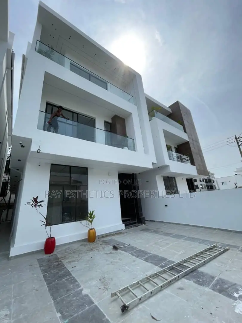5bdrm House in Lekki Phase 1 for sale in Lekki Phase 1
