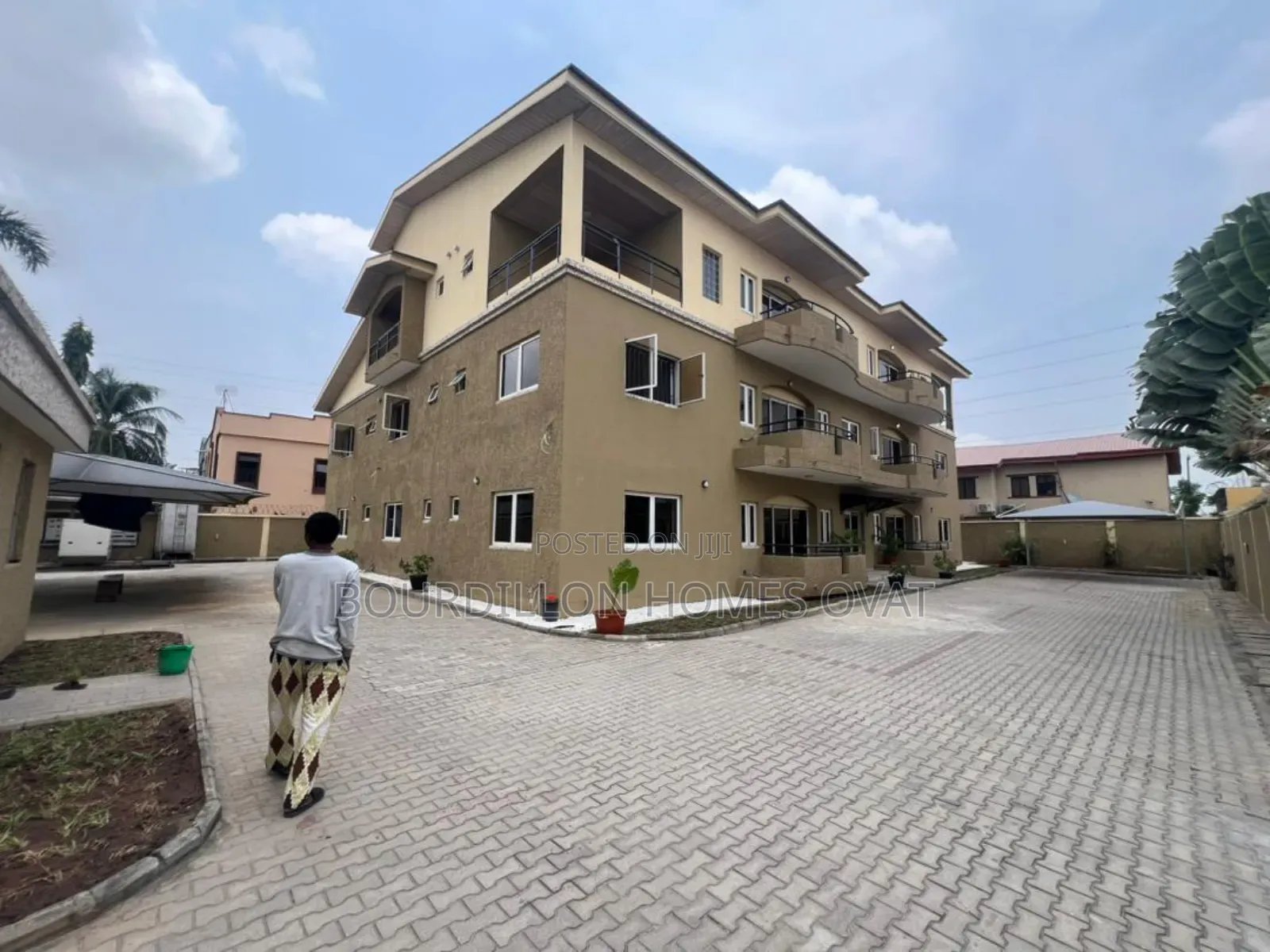 3bdrm Maisonette in Lekki Phase 1 Lagos for rent in Lekki Phase 1