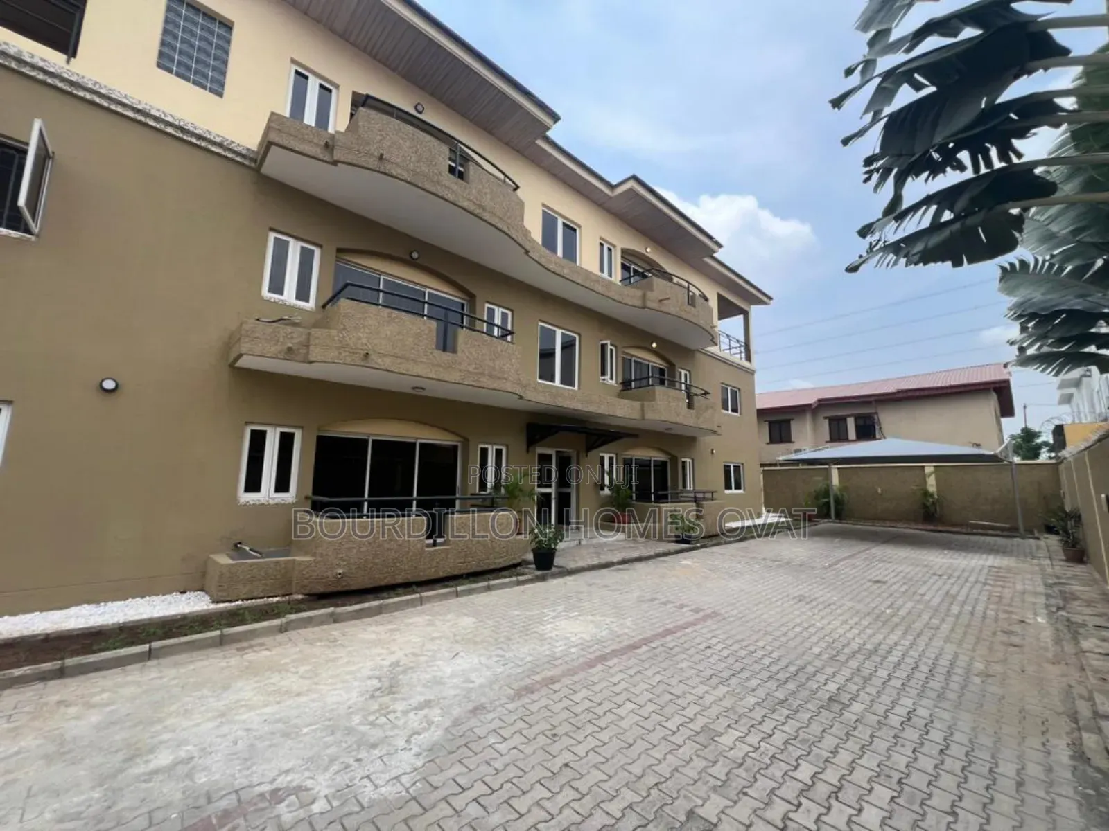3bdrm Apartment in Lekki Phase 1 Lagos for rent in Lekki Phase 1