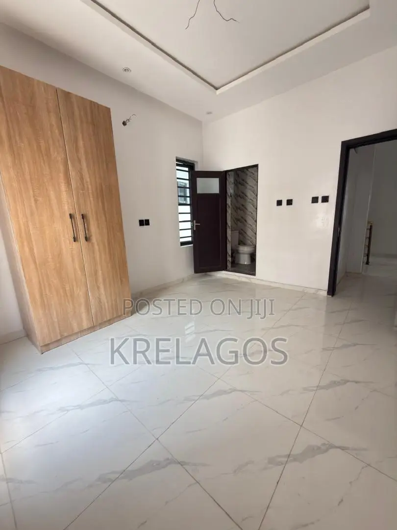 4bdrm Duplex in Ikota for sale in Ikota