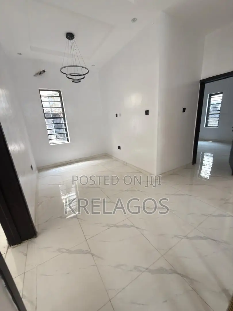 4bdrm Duplex in Ikota for sale in Ikota