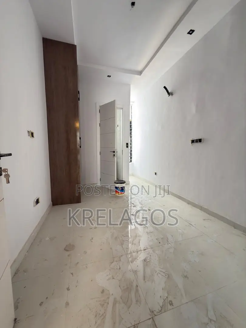 3bdrm Duplex in Ikota for sale in Ikota