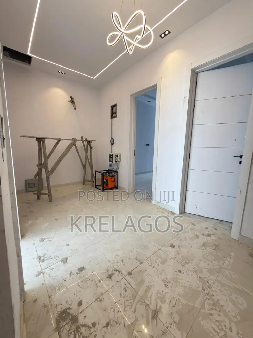 3bdrm Duplex in Ikota for sale in Ikota