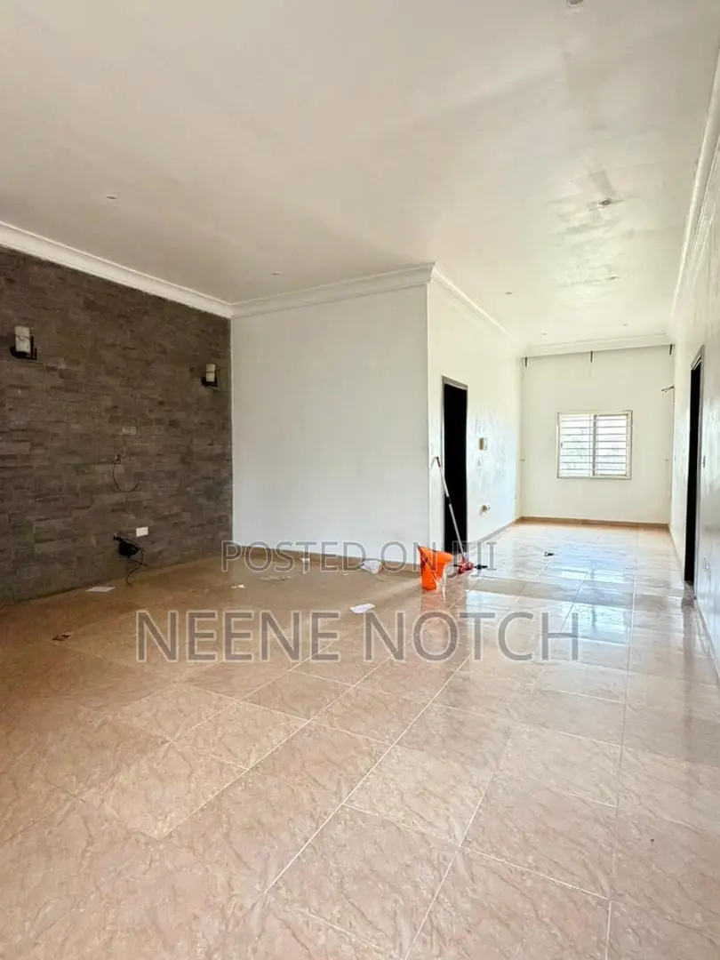 3bdrm Apartment in Kings Street, Wuye for rent in Wuye