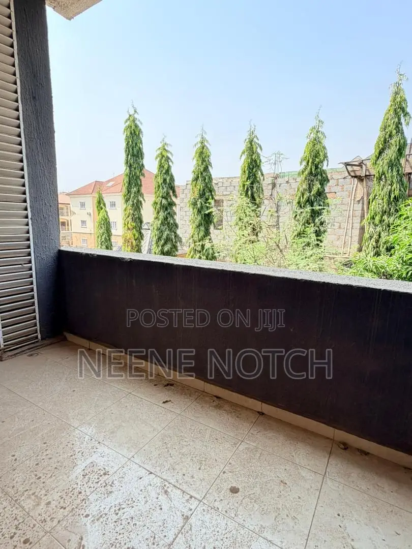 3bdrm Apartment in Kings Street, Wuye for rent in Wuye
