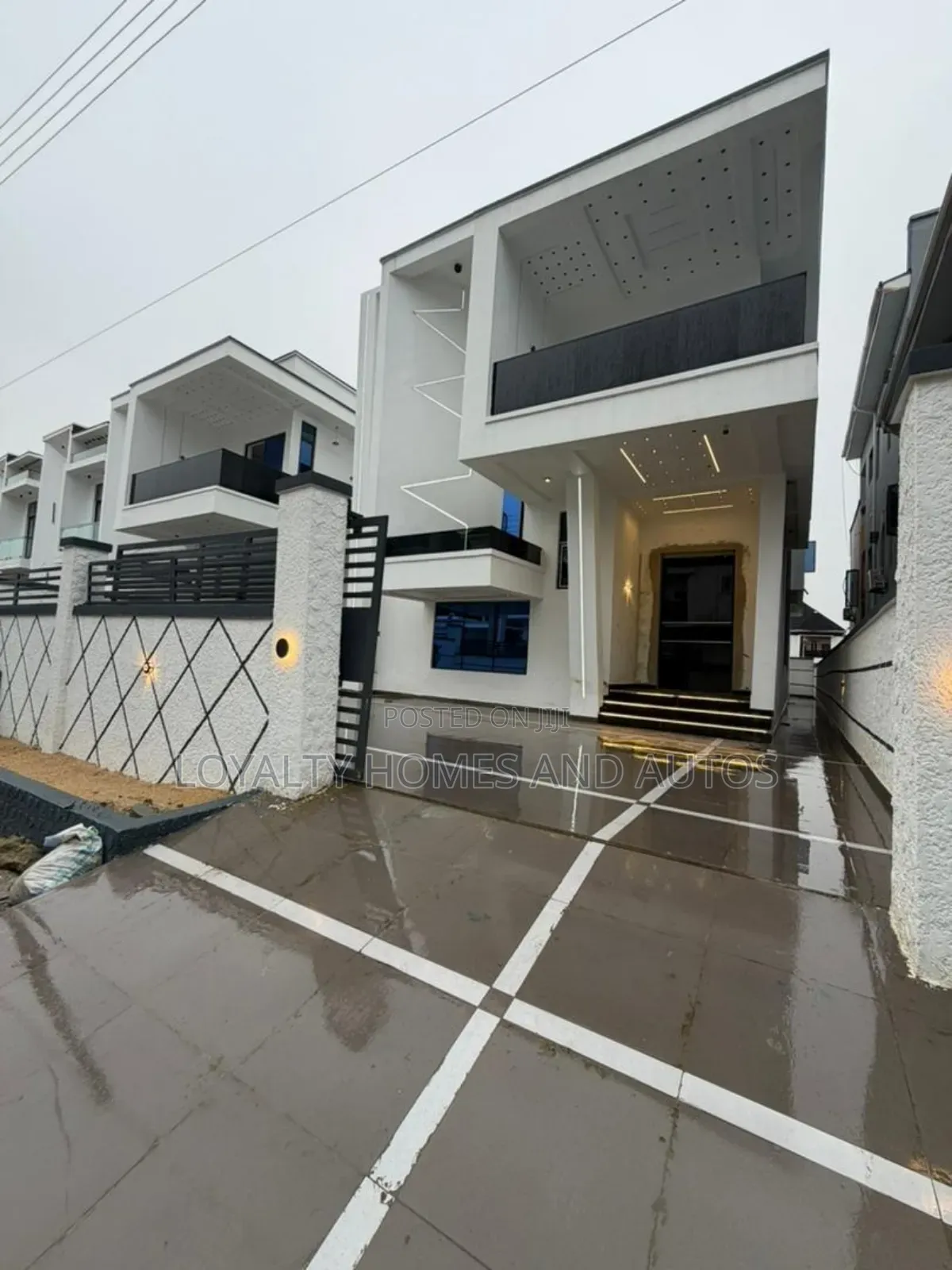 5bdrm Duplex in Lekki for sale in Lekki