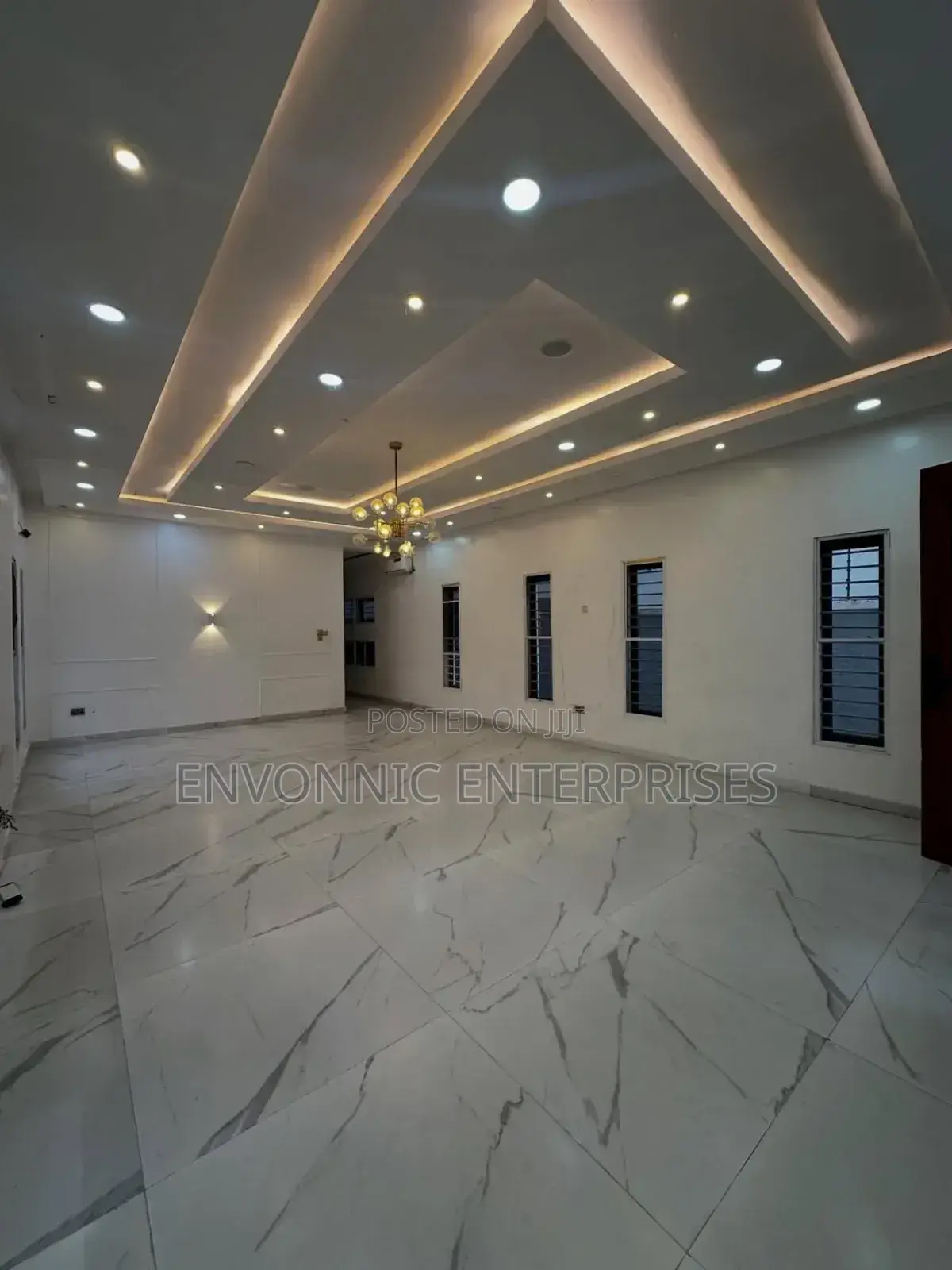 5bdrm Duplex in Agungi for rent in Agungi
