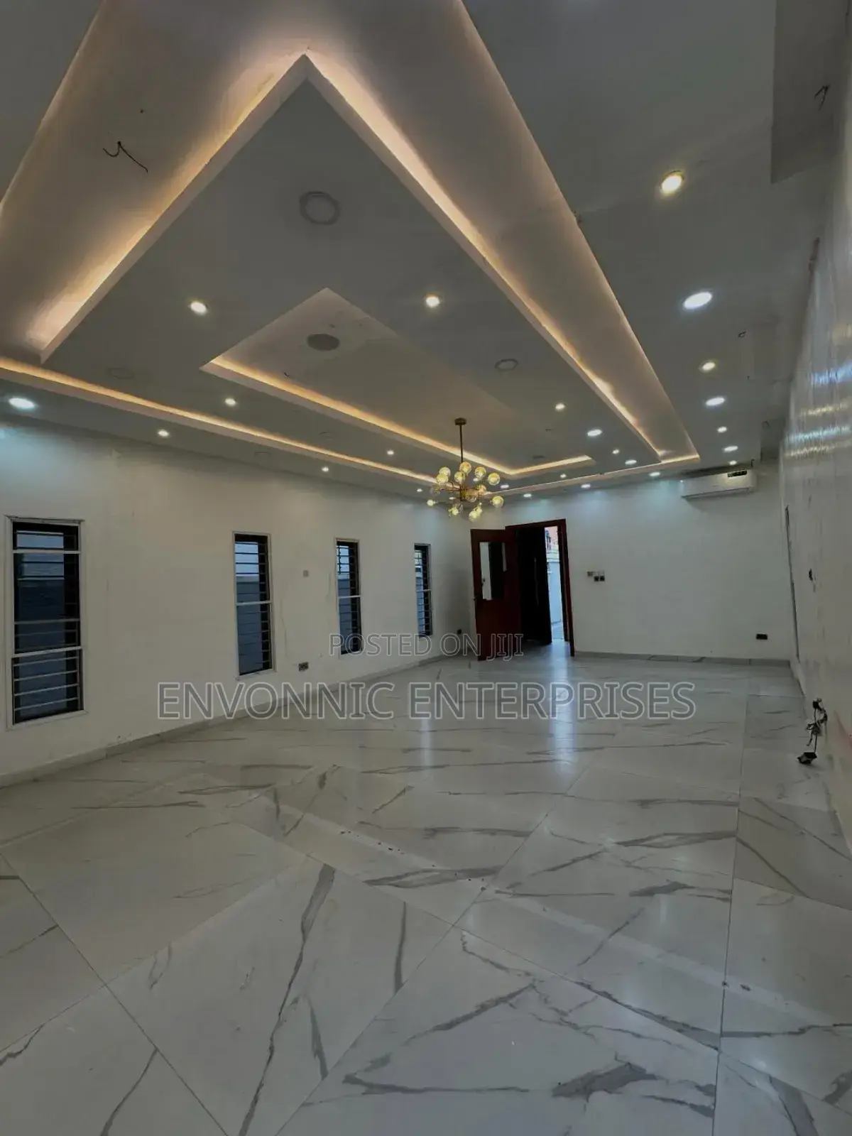 5bdrm Duplex in Agungi for rent in Agungi