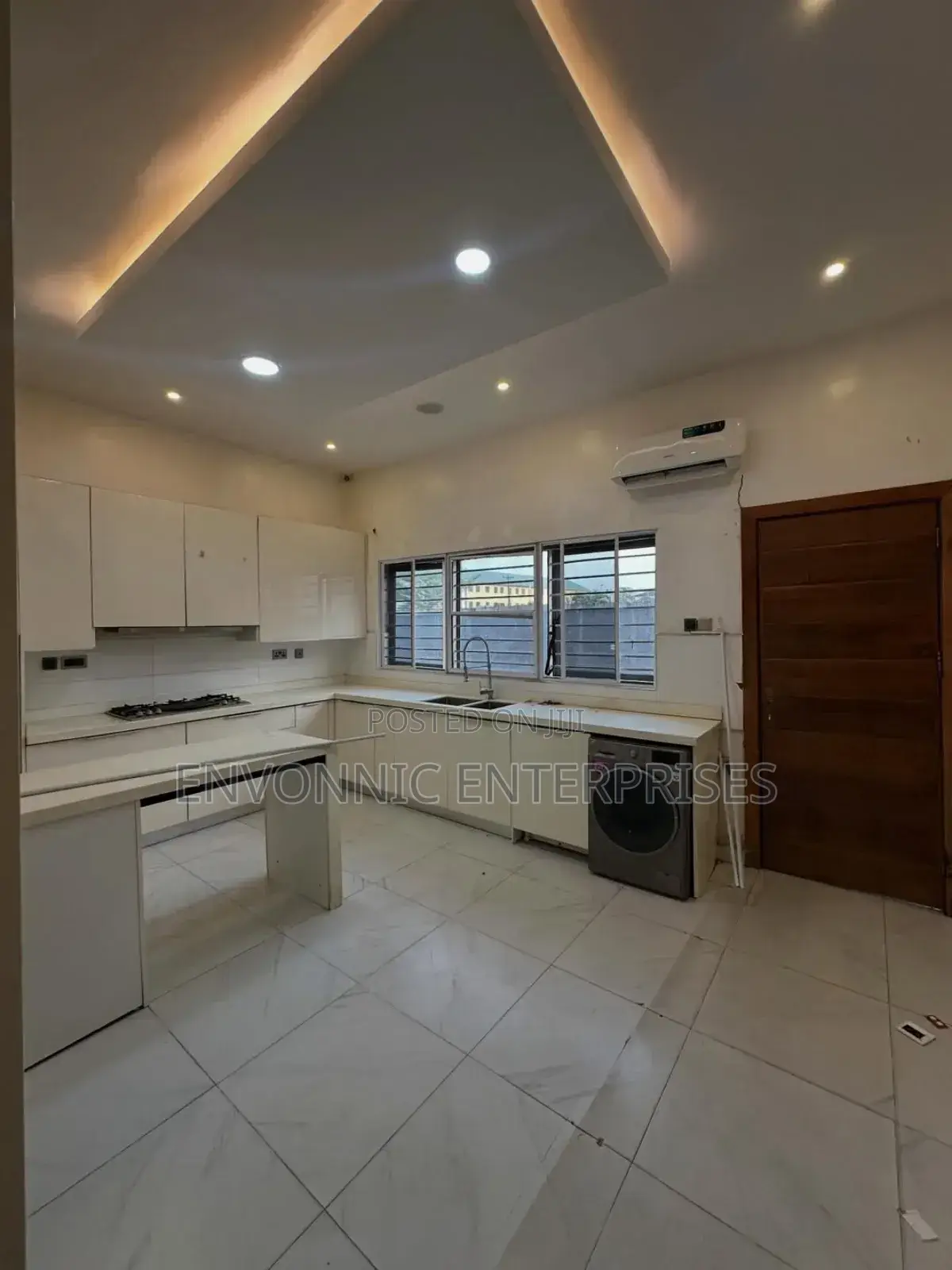 5bdrm Duplex in Agungi for rent in Agungi