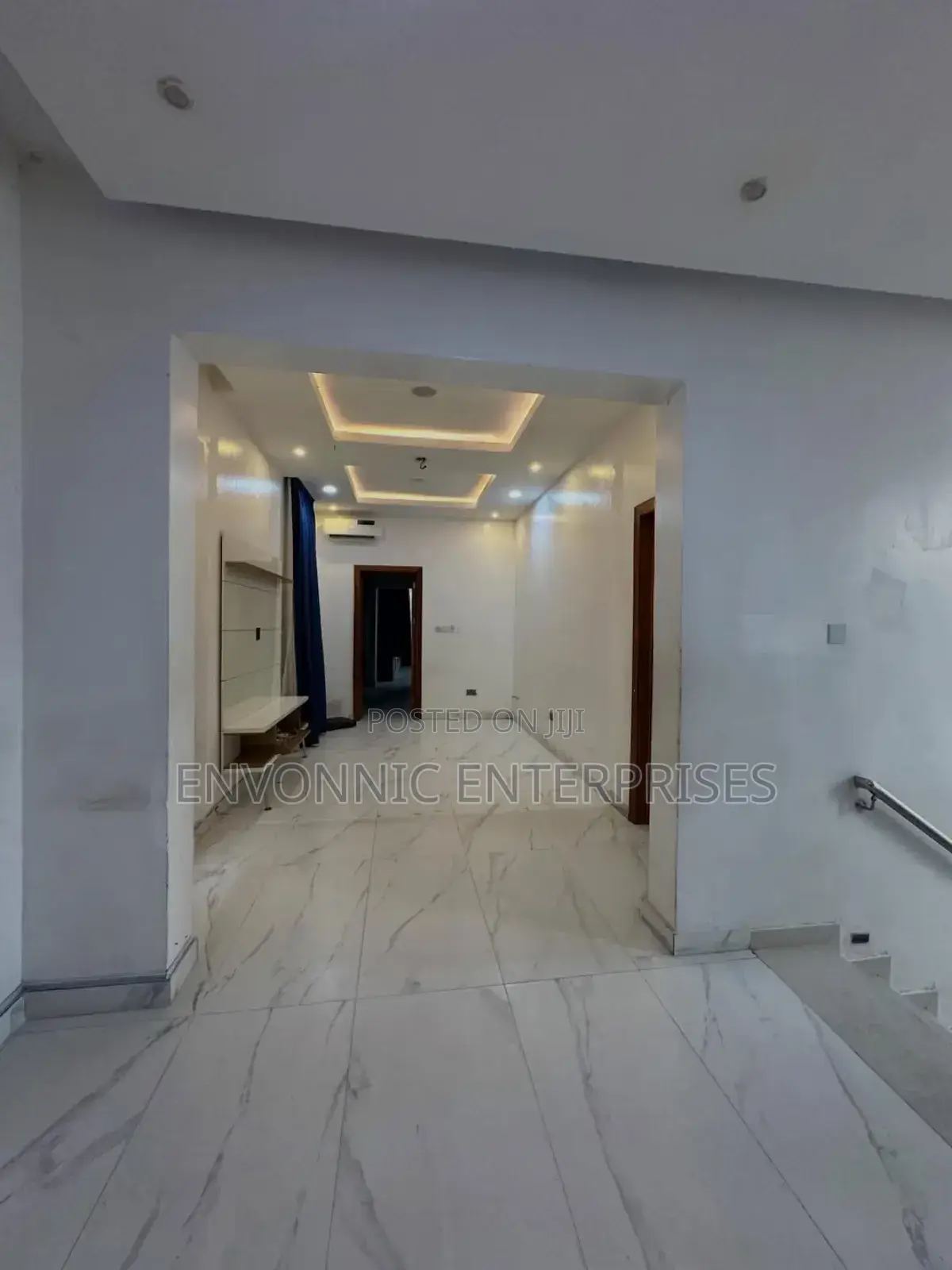 5bdrm Duplex in Agungi for rent in Agungi