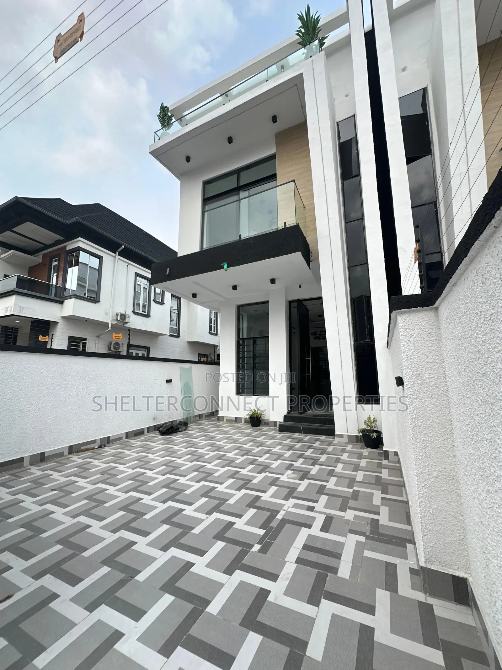 4bdrm Duplex in Lekki for sale in Lekki