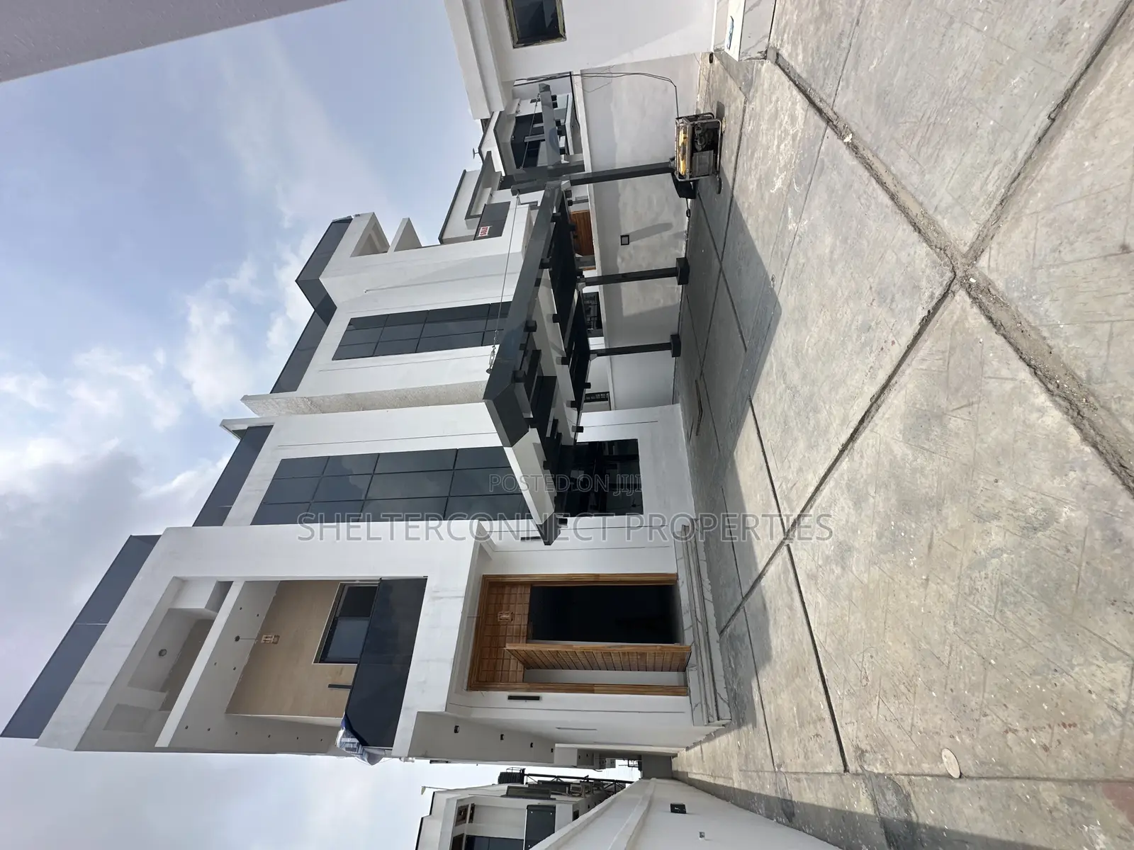 5bdrm Duplex in Lekki for sale in Lekki