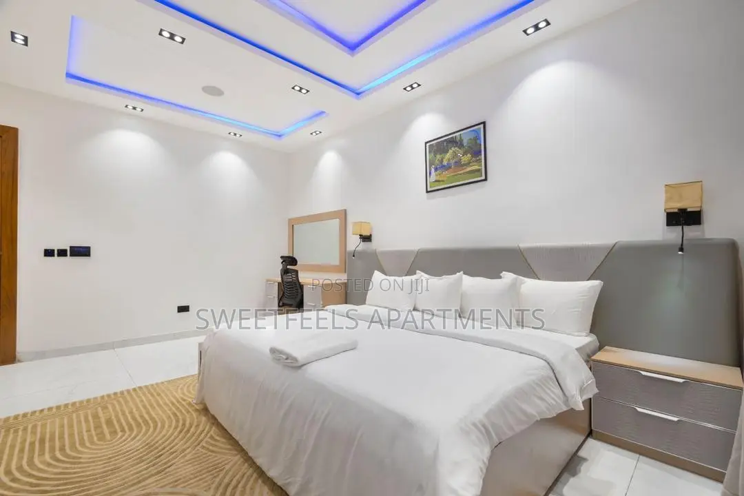 Executive Luxury 4-Bedroom in 1004