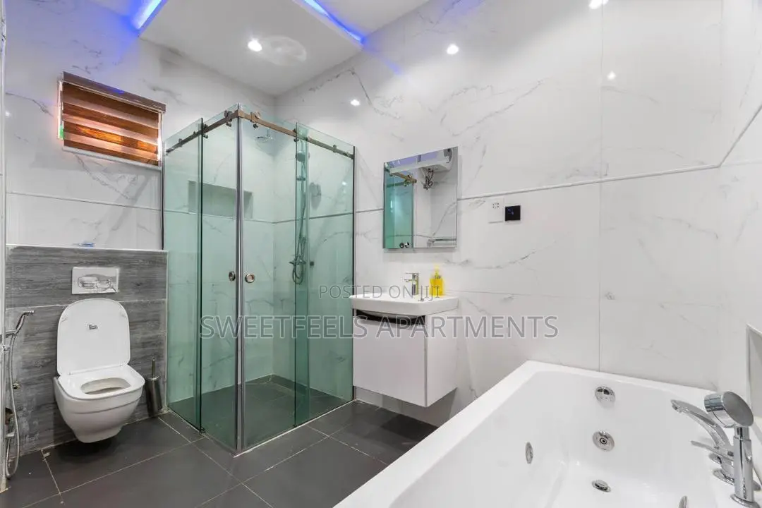 Executive Luxury 4-Bedroom in 1004