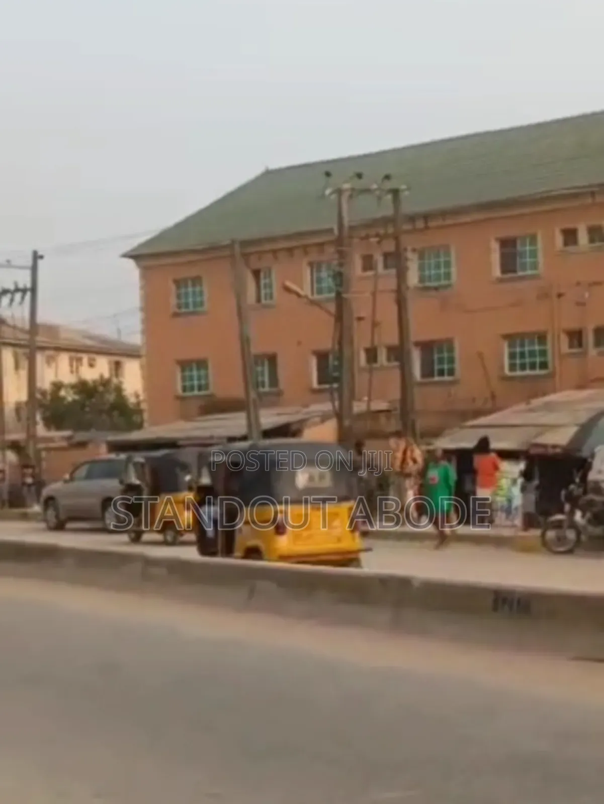 3bdrm Block of Flats in Good Location, Abaranje for sale in Abaranje