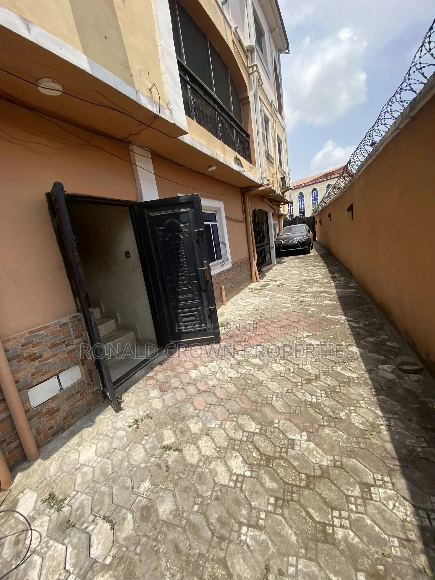 2bdrm Block of Flats in Ago Palace for sale in Ago Palace