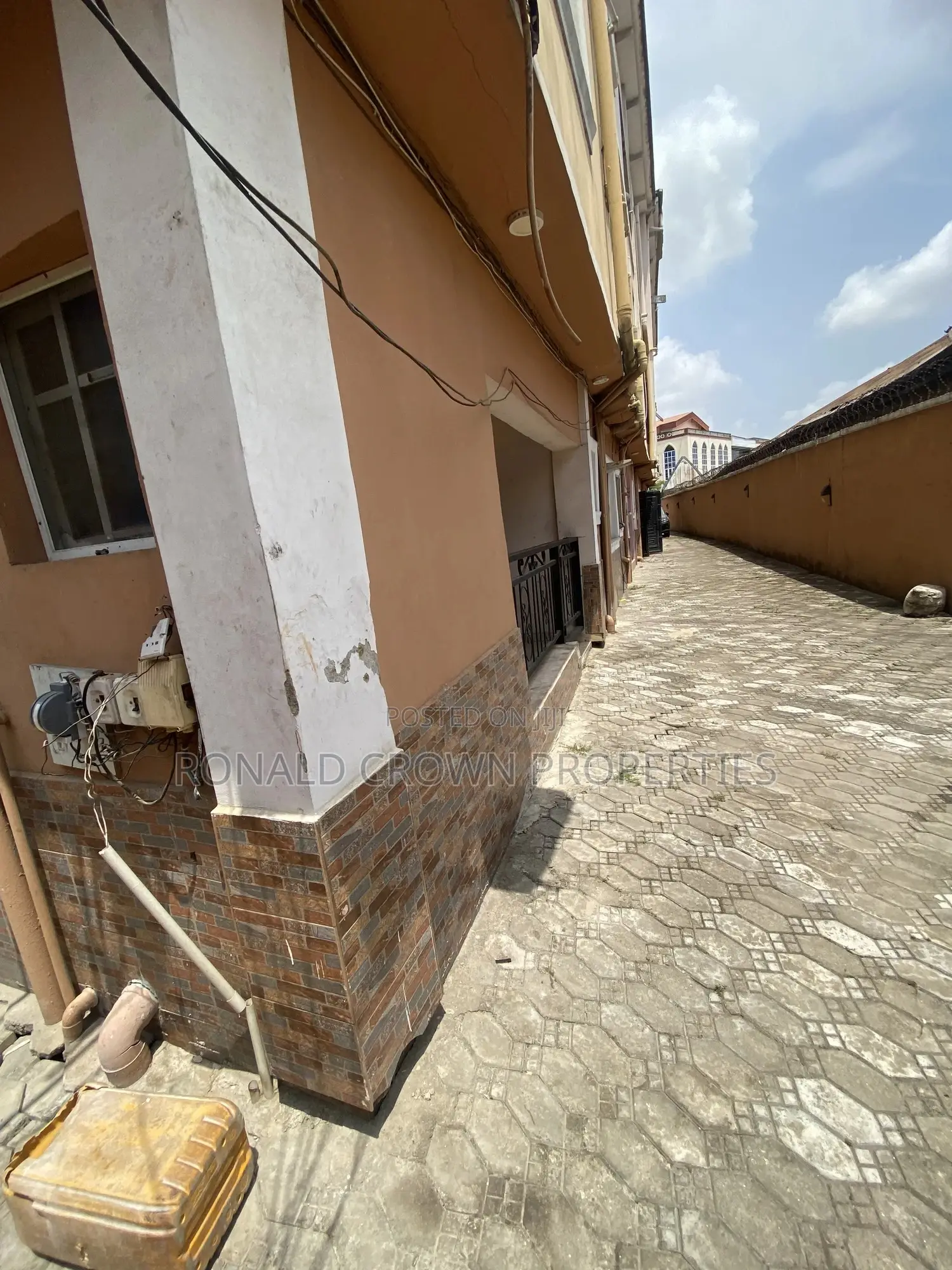 2bdrm Block of Flats in Ago Palace for sale in Ago Palace