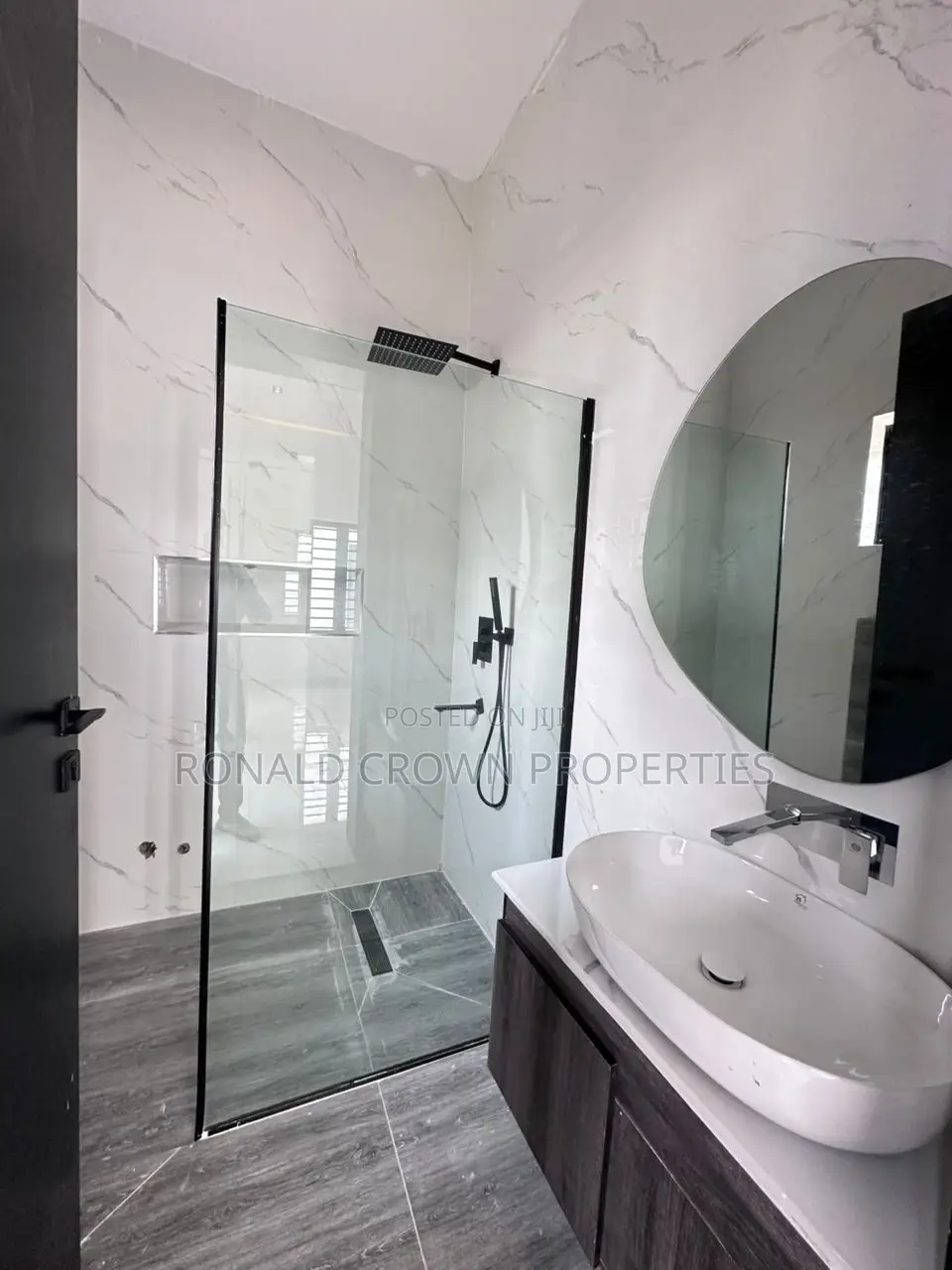 5bdrm House in Ikota for sale in Ikota