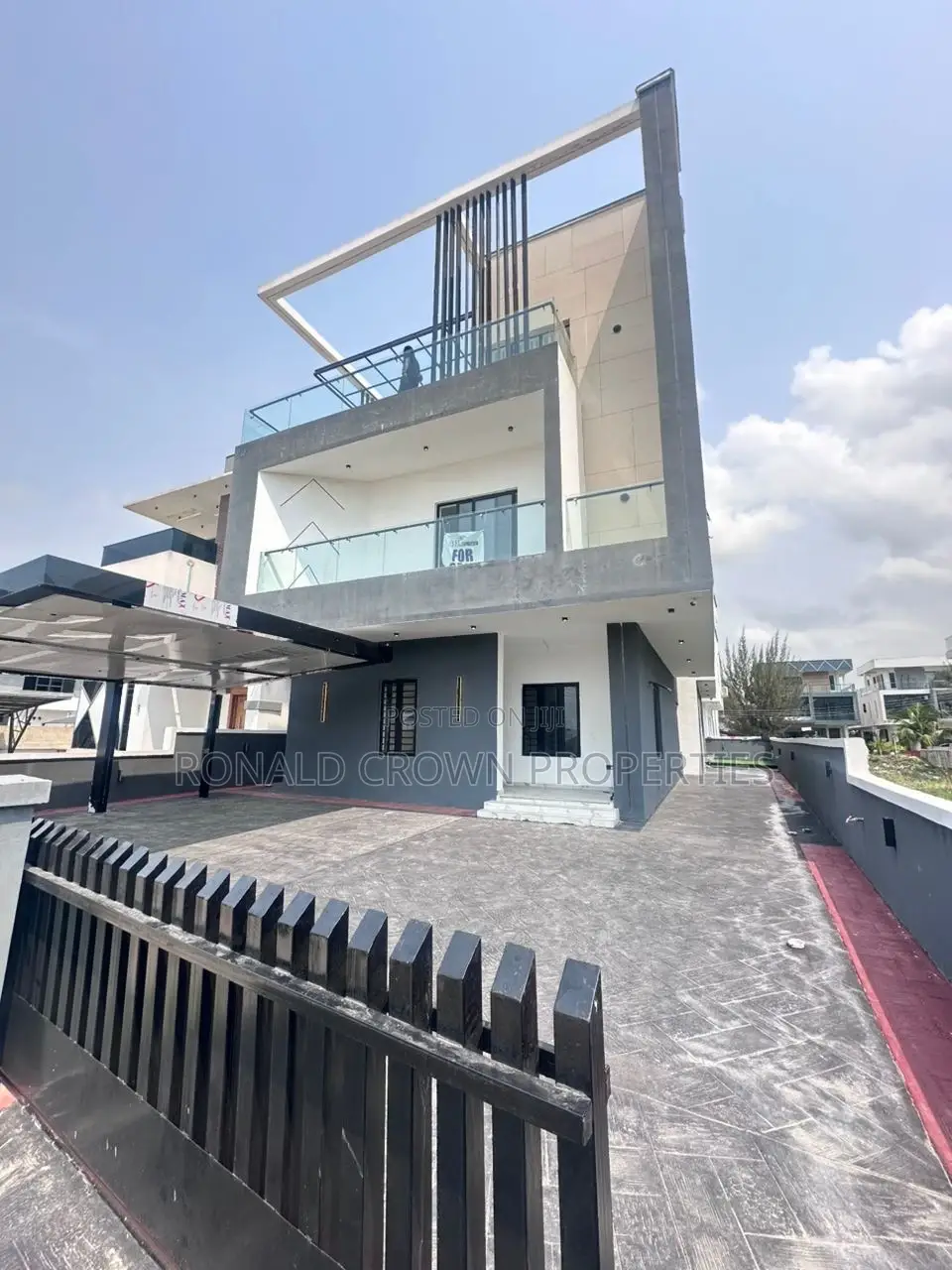 5bdrm House in Ikota for sale in Ikota