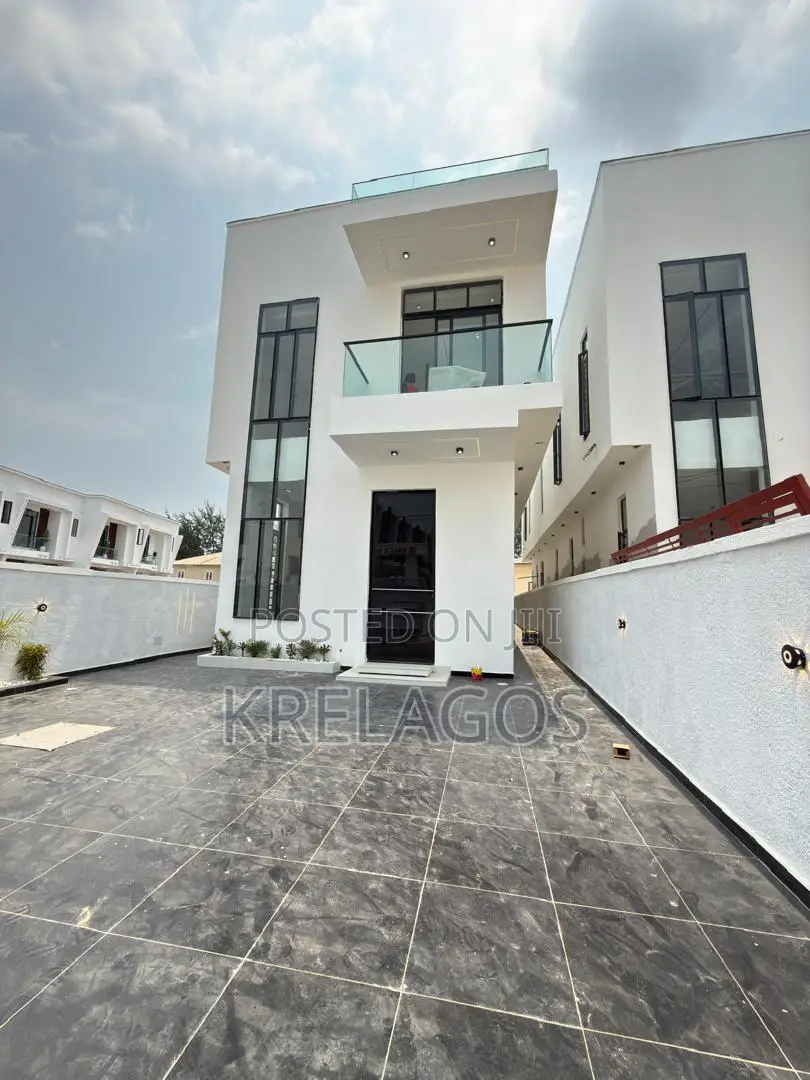 5bdrm Duplex in Ikota for sale in Ikota