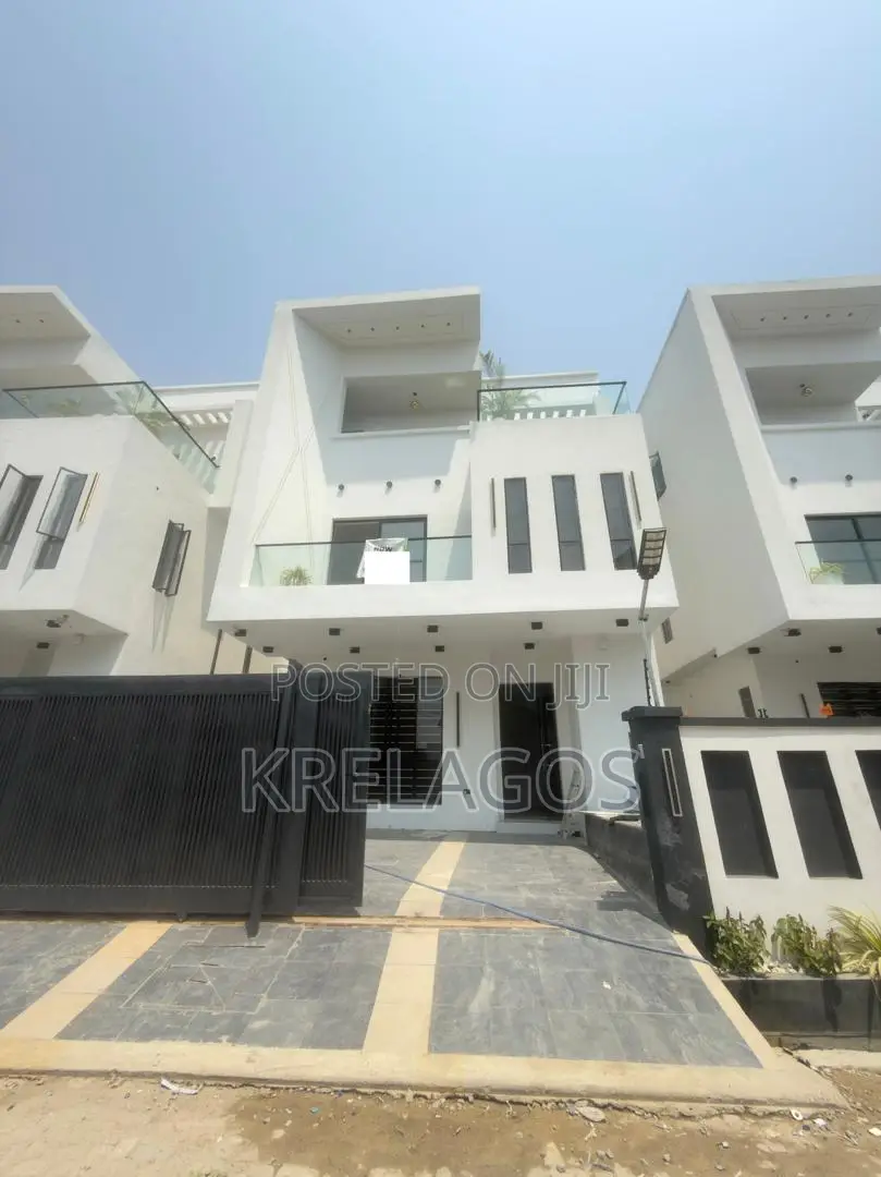 5bdrm Duplex in Ikota for sale in Ikota