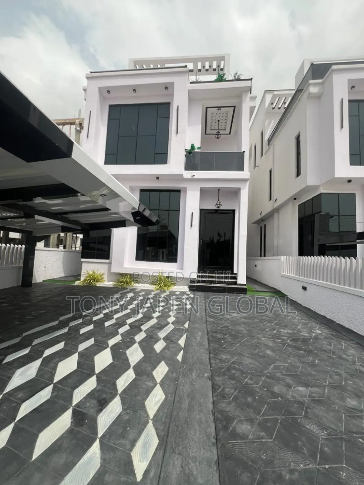 5bdrm Duplex in Megamound, Ajah for sale in Ajah